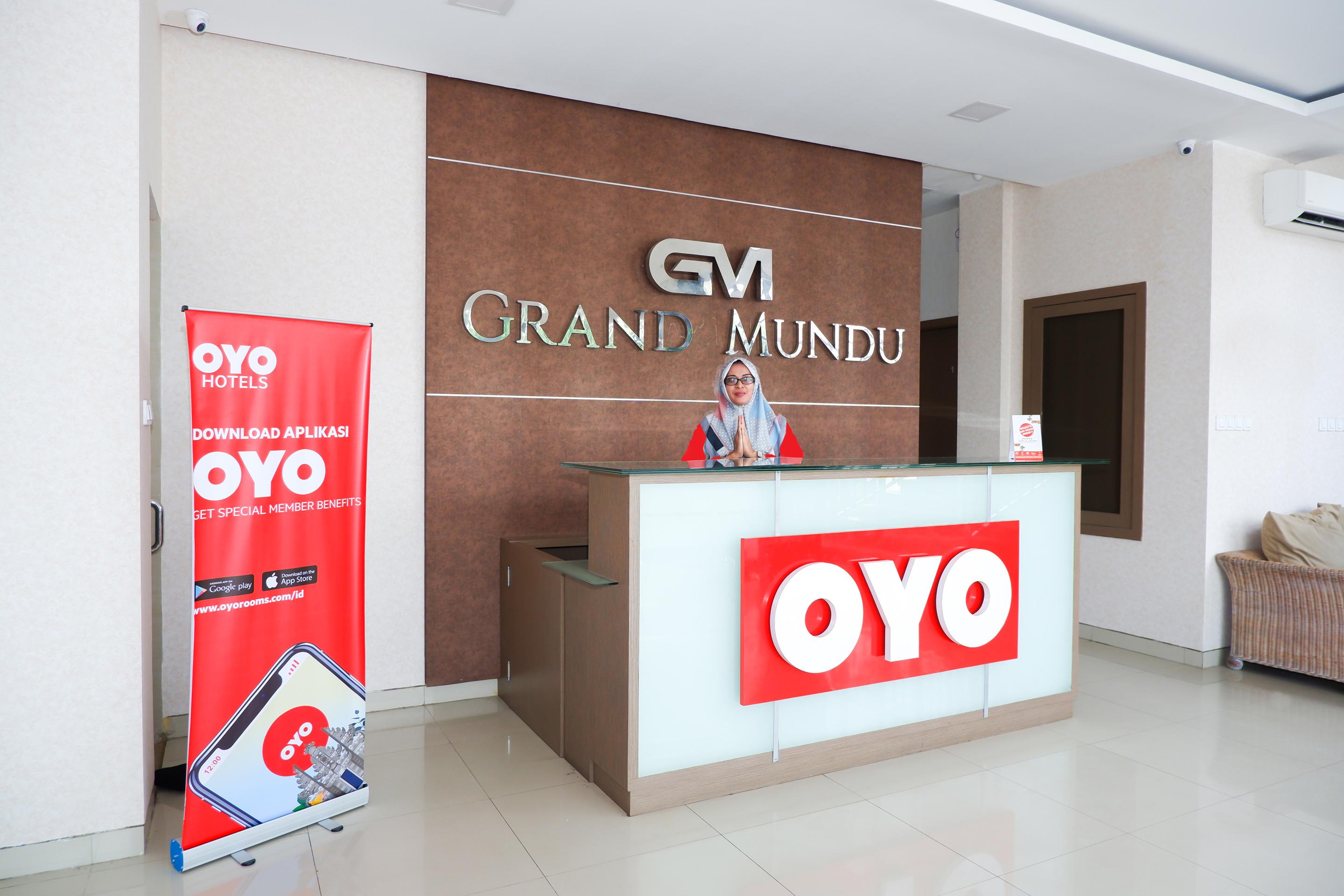 Готель Oyo 379 Grand Mundu Семаранг Екстер'єр фото